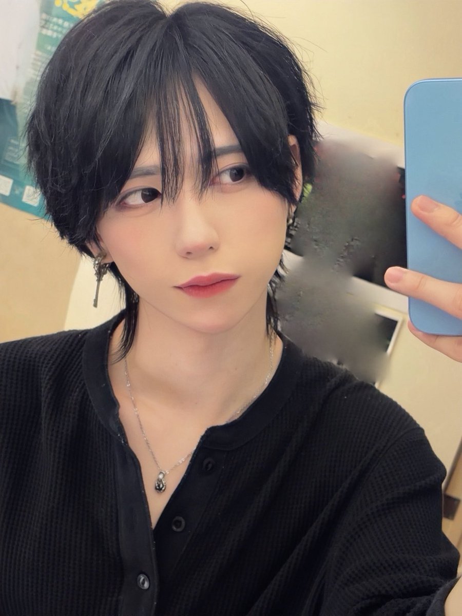 あやと tweet media