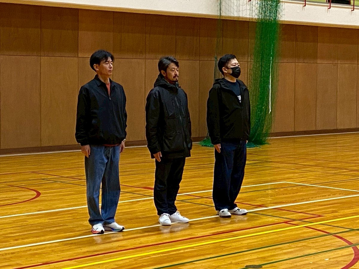 tbundan1's tweet photo. 4月7日、町班長以上規律訓練を実施いたしました。
実践を想定し、新任班長を中心に指揮者としての基礎を確認しました。
前本部長・前分団長の皆さんから激励もいただき、緊張感ある充実した訓練となりました。
#消防団 #規律訓練 #地域防災 #新任班長 https://t.co/gB30A3ImZu
