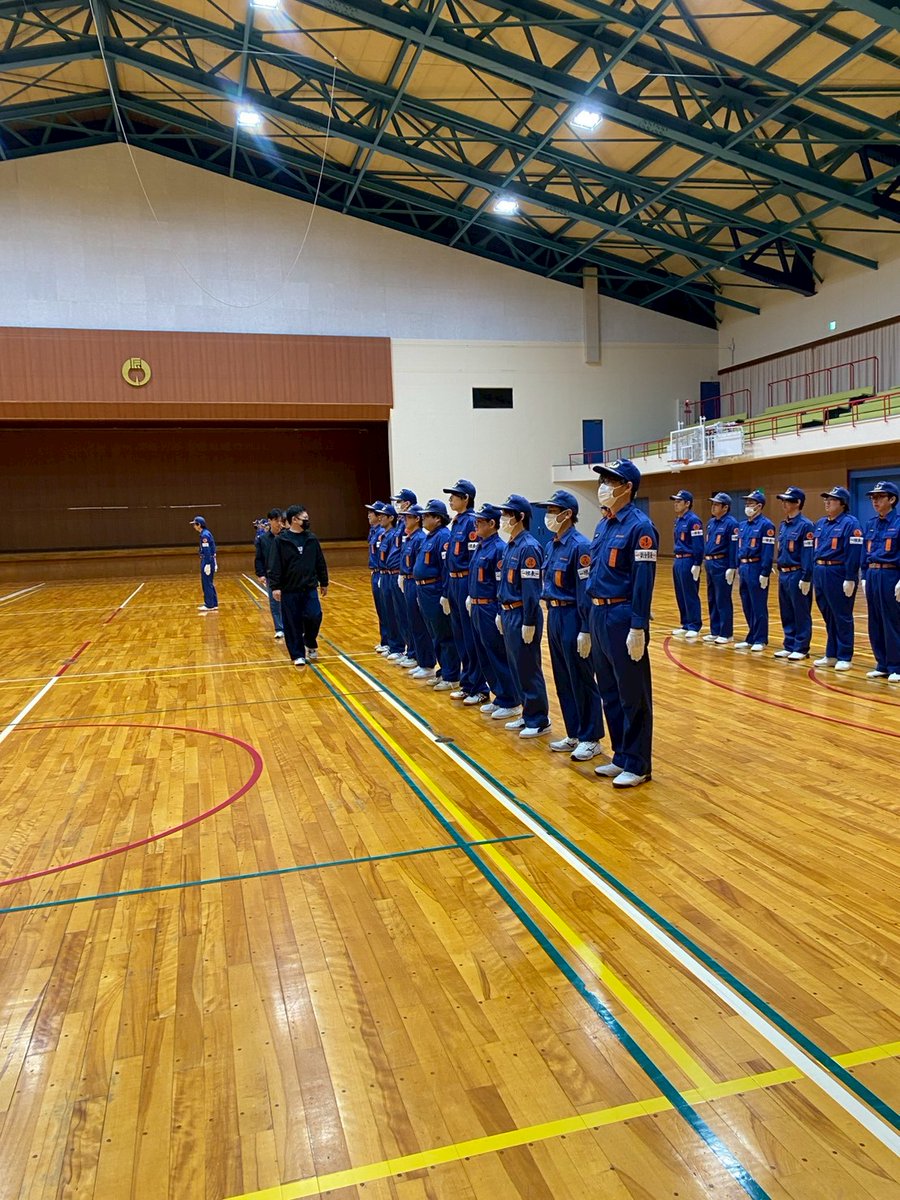 tbundan1's tweet photo. 4月7日、町班長以上規律訓練を実施いたしました。
実践を想定し、新任班長を中心に指揮者としての基礎を確認しました。
前本部長・前分団長の皆さんから激励もいただき、緊張感ある充実した訓練となりました。
#消防団 #規律訓練 #地域防災 #新任班長 https://t.co/gB30A3ImZu