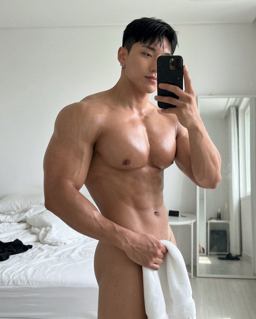 moseschan1118's tweet photo. Moses Artist Management "鲜" 睹为快
IG: https://t.co/HkOQHAzuXj
IG: https://t.co/vTb5uaCyIQ
#男神 #型男 #以你为鲜 #抢鲜看 #胸肌 #腹肌 https://t.co/Cve8cyABnn