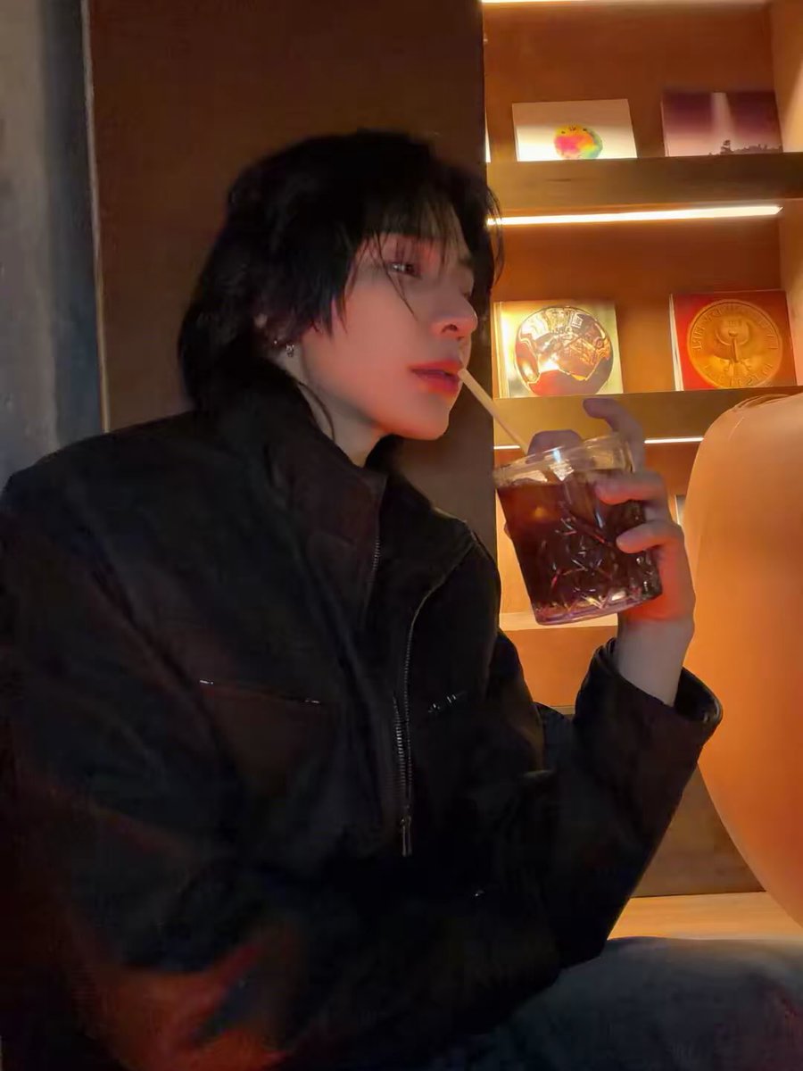 koo_hanseoPH's tweet image. [📸] 260408 HANSEOTAGRAM UPDATE (1/2)

"☕️#vibes #mood #life"

🔗 instagram.com/p/DW3nTKXibsP/

#구한서 #KOO_HANSEO