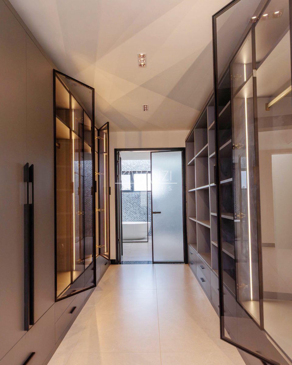 KwanziInfo's tweet photo. We designed this walk-in wardrobe to effortlessly combine clean design with smart, functional storage and soft lighting, creating a truly refined space.

#KwanziAccents #WardrobeDesign #interiordesignuganda #interiordesignrwanda #interiordesigneastafrica https://t.co/kNHOhERPkc