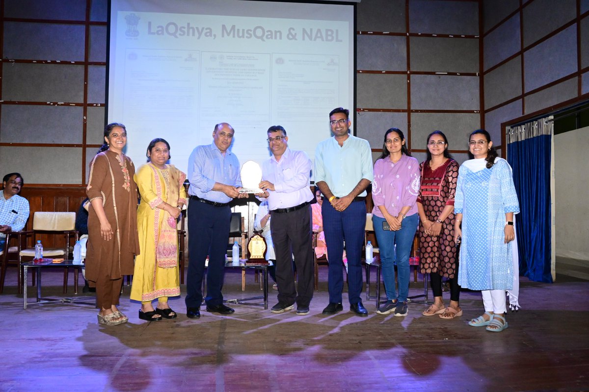 જી.જી. સરકારી હોસ્પિટલના તબીબી અધિક્ષકશ્રી ડો.વિજય પોપટ અને અધિક તબીબી અધિક્ષકશ્રી ડો.કૃણાલ મહેતાના માર્ગદર્શન હેઠળ સન્માન સમારોહનું આયોજન કરવામાં આવેલ હતું.જામનગર મહાનગરપાલિકાના મ્યુનિસિપલ કમિશનરશ્રી ડી. એન. મોદીના વરદ હસ્તે ક્વોલીટી સર્ટીફાઈડ વિભાગોને બિરદાવામાં આવેલ હતા.