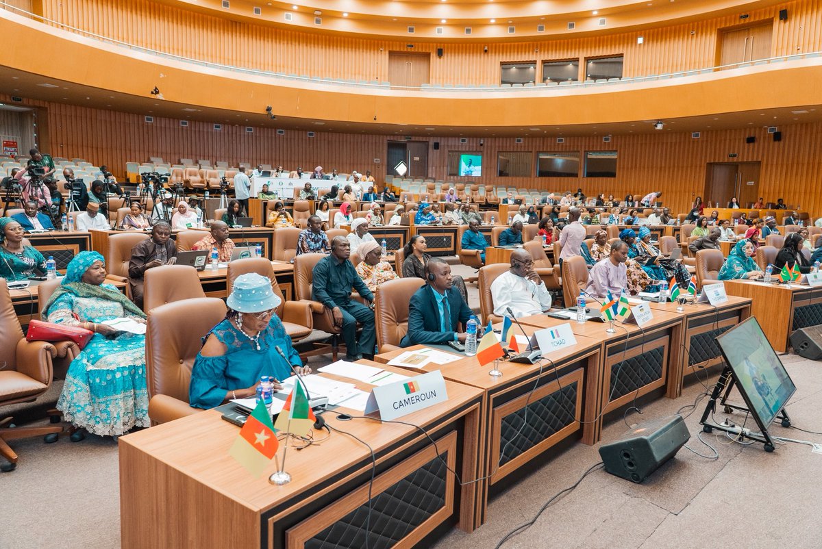 UNFPATheGambia's tweet photo. Day 1️⃣ of the #SWEDDPlus First Ladies Forum in Banjul 🇬🇲 is underway!
Regional leaders, partners & experts have convened to drive collective action against #GBV, strengthen partnerships & advance the rights of women & girls.
#ZeroTolerance #TogetherForHer https://t.co/MT1NyyNIAW