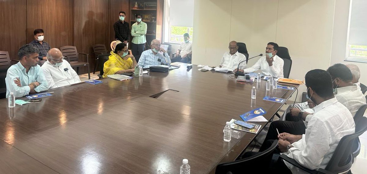 PawarSpeaks's tweet photo. पुणे येथील निसर्ग कार्यालयात पार पडलेल्या 'रयत शिक्षण संस्थे'च्या आढावा बैठकीत उपस्थित राहिलो; संस्थेच्या विविध उपक्रमांचा सविस्तर आढावा घेतला. शिक्षणाची गुणवत्तावाढ, विद्यार्थ्यांचा सर्वांगीण विकास आणि एकंदरीत संस्थेच्या भविष्यातील वाटचालीसंदर्भात विस्तृत चर्चा झाली. https://t.co/ykQ5QDswf2
