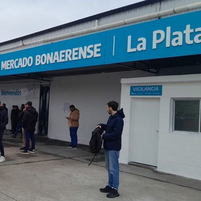 CrisoldeSabores's tweet photo. 👋🏼 𝗟𝗹𝗲𝗴𝗮𝗺𝗼𝘀 𝗮 𝗟𝗮 𝗣𝗹𝗮𝘁𝗮!

📢 Ya estamos en el Mercado Bonaerense fijo de La Plata

📍 520 y 116
🕐 Mar a sáb 8 a 16 hs | Dom 8 a 13 hs

💳 40% OFF con Cuenta DNI

Acercate y encontrá sabores para transformar tus comidas

#MercadosBonaerenses #LaPlata #CuentaDNI https://t.co/oza056zsu9