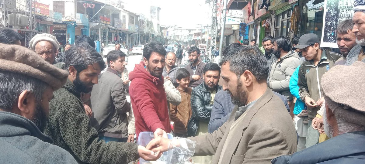GashabrumII's tweet photo. Sweets are being distributed in Skardu, Gilgit-Baltistan, to celebrate the victory of the Islamic Republic of Iran.
#IranDefeatedTrump https://t.co/D4amzozBnm