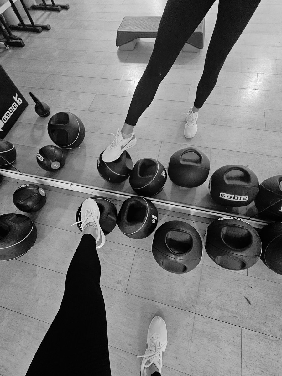 MarcelaM11's tweet image. training like a man #kravmaga, and eating like a woman ;)  #lunchbreak ☀️ 🇮🇹