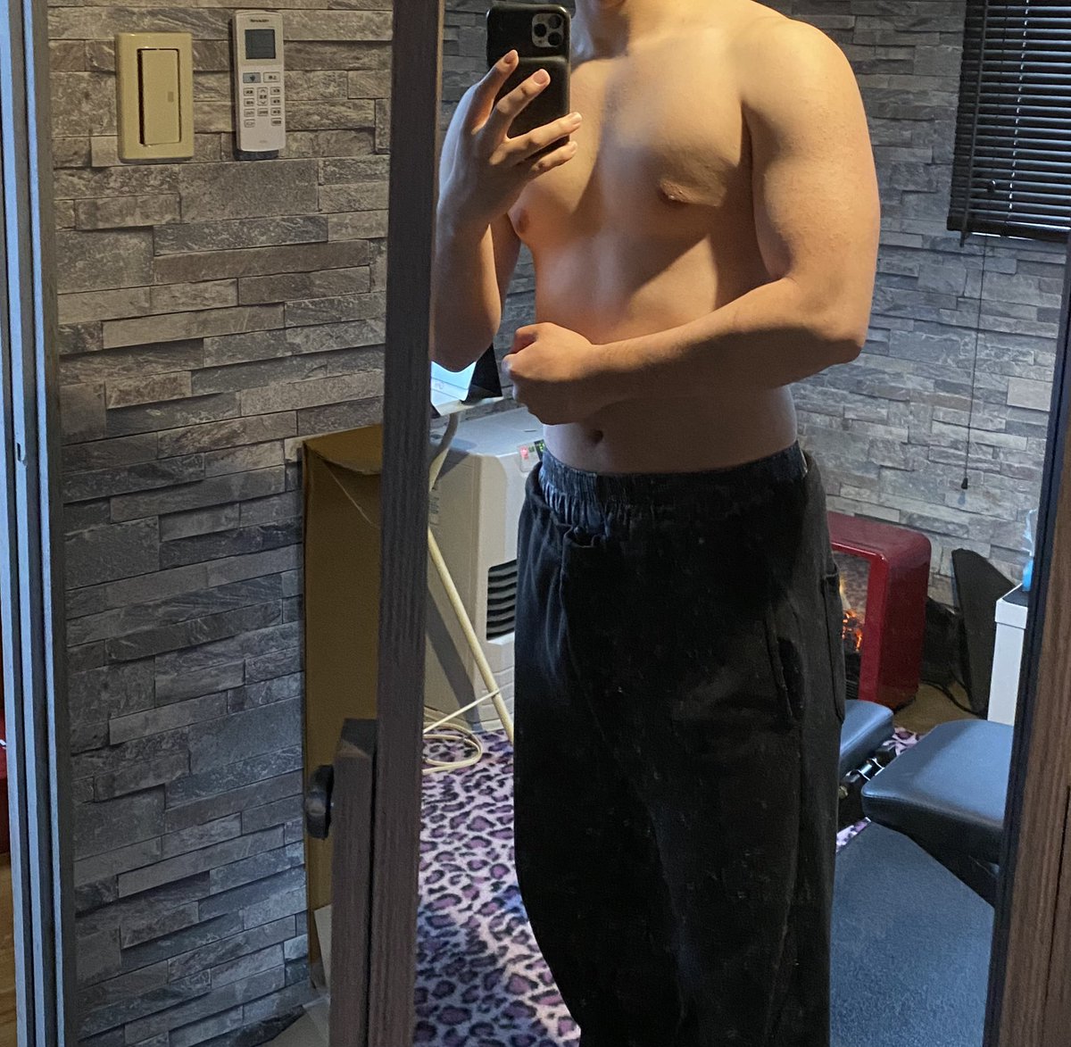 しゅーと tweet media