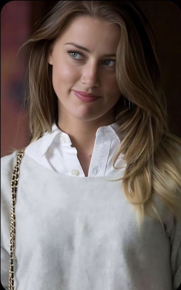 40 yaşında, 3 çocuk… bu bile gerçek gibi görünmüyor 👀🔥