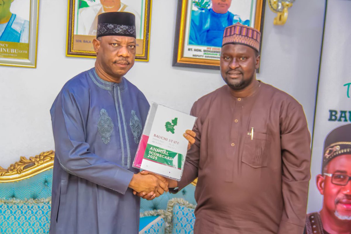 AHBNetwork's tweet photo. 𝐀𝐇𝐁𝐍 𝐏𝐫𝐞𝐬𝐞𝐧𝐭𝐬 𝟐𝟎𝟐𝟓 𝐈𝐦𝐦𝐮𝐧𝐢𝐳𝐚𝐭𝐢𝐨𝐧 𝐁𝐮𝐝𝐠𝐞𝐭 𝐀𝐜𝐜𝐨𝐮𝐧𝐭𝐚𝐛𝐢𝐥𝐢𝐭𝐲 𝐒𝐜𝐨𝐫𝐞𝐜𝐚𝐫𝐝 𝐭𝐨 𝐁𝐚𝐮𝐜𝐡𝐢 𝐃𝐞𝐩𝐮𝐭𝐲 𝐆𝐨𝐯𝐞𝐫𝐧𝐨𝐫

On 17 March 2026, the African Health Budget Network (AHBN), through its Bauchi State Focal Person, Dr. Hassan Shuaibu Musa, conducted a high-level advocacy visit to the Deputy Governor of Bauchi State, His Excellency Rt. Hon. Muhammed Auwal Jatau.

A key highlight of the visit was the formal presentation of the 2025 Immunization Budget Accountability Scorecard to the Deputy Governor. The presentation reinforced the state government’s commitment to strengthening transparency, accountability, and sustainable financing for immunization and primary health care services.

The engagement contributed to a significant milestone for the state, with Bauchi achieving 100% release of its 2025 immunization counterpart funding. This achievement reflects strong political will and sustained advocacy efforts toward improving health outcomes and ensuring no child is left behind in accessing life-saving vaccines.