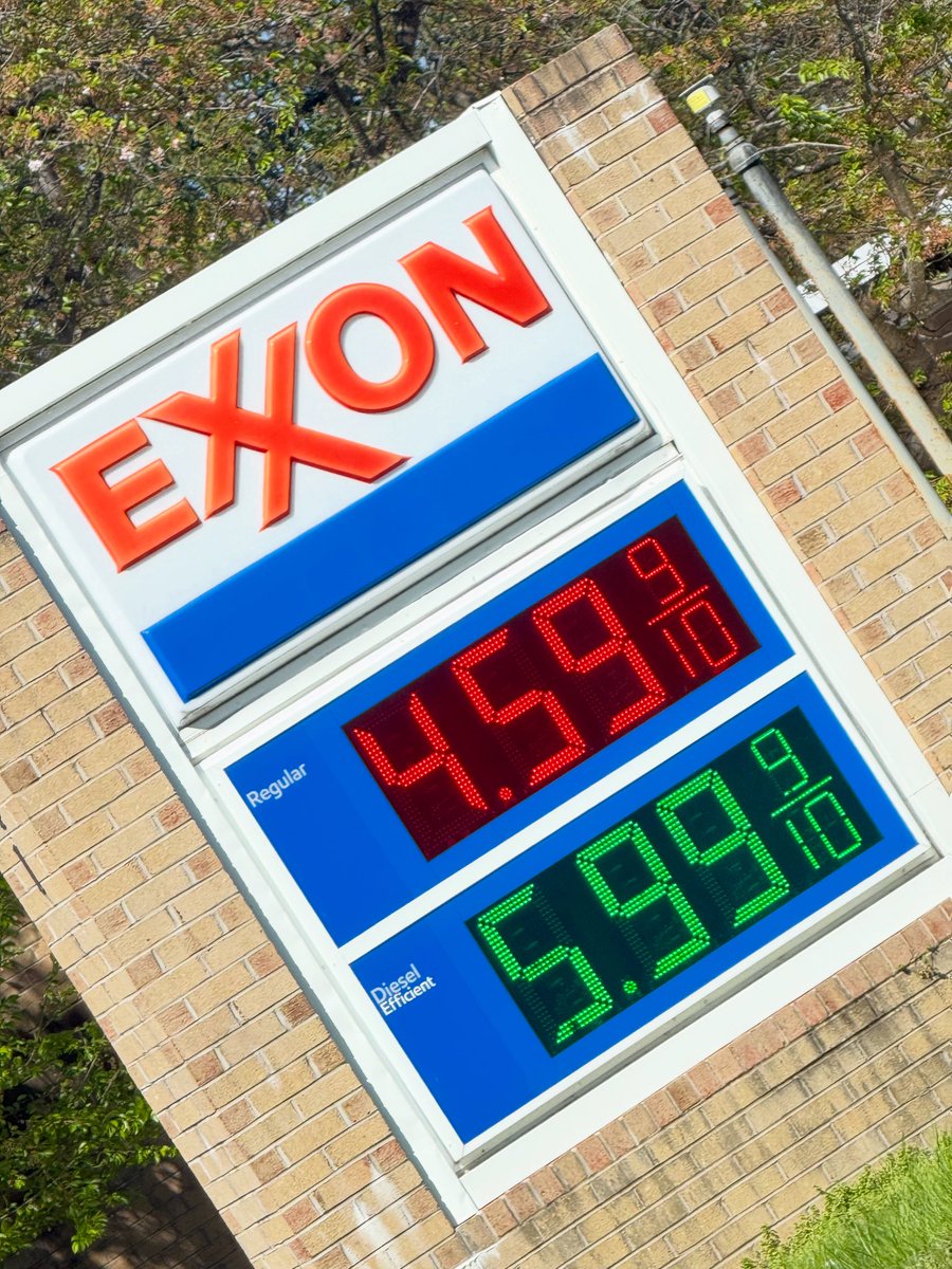 AprilDRyan tweet media