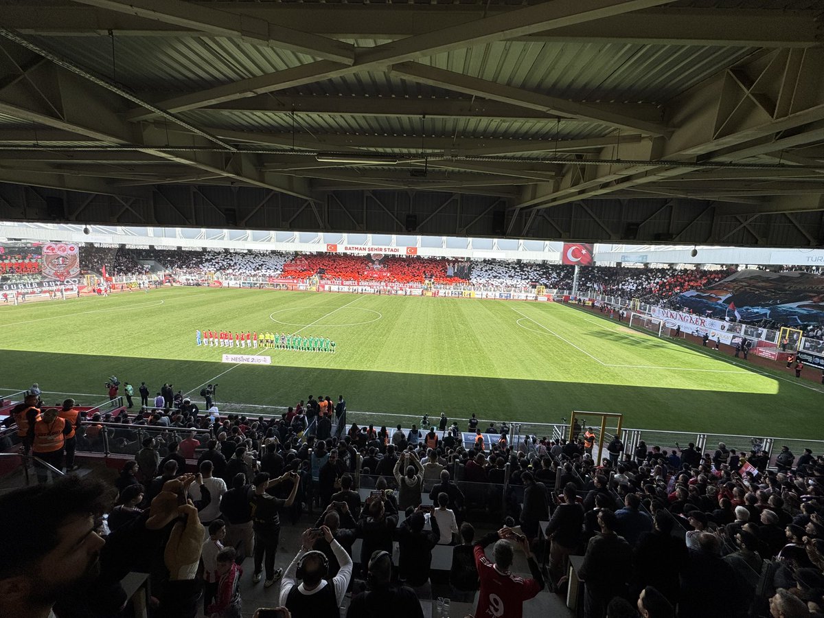 Ey büyük Batman Petrolspor taraftarı toplanın bugün şampiyonluğunu ilan ediyoruz..