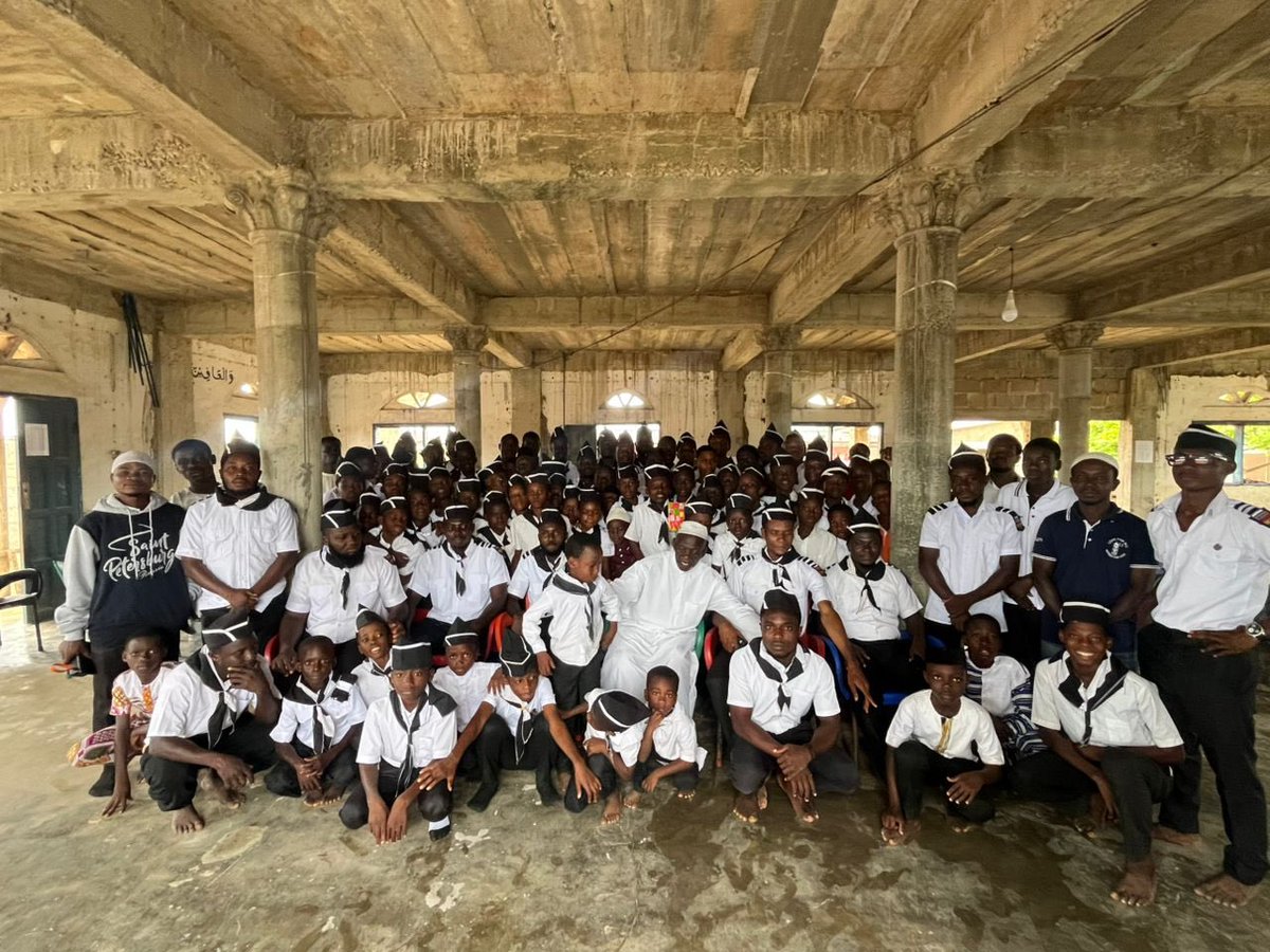 mkaghana's tweet photo. Sekondi Zone Khuddam held their 2nd Zonal Rally on 29th March, 2026, at Abuesi Mosque.
The theme for the rally was "And to hold fast all together to the Rope of Allah and be not divided"(Quran 3:104)
In total, 40 Khuddam and 66 Atfal graced the occasion.

#khuddam
#Ahmadiyya https://t.co/UGRqIfcpDG