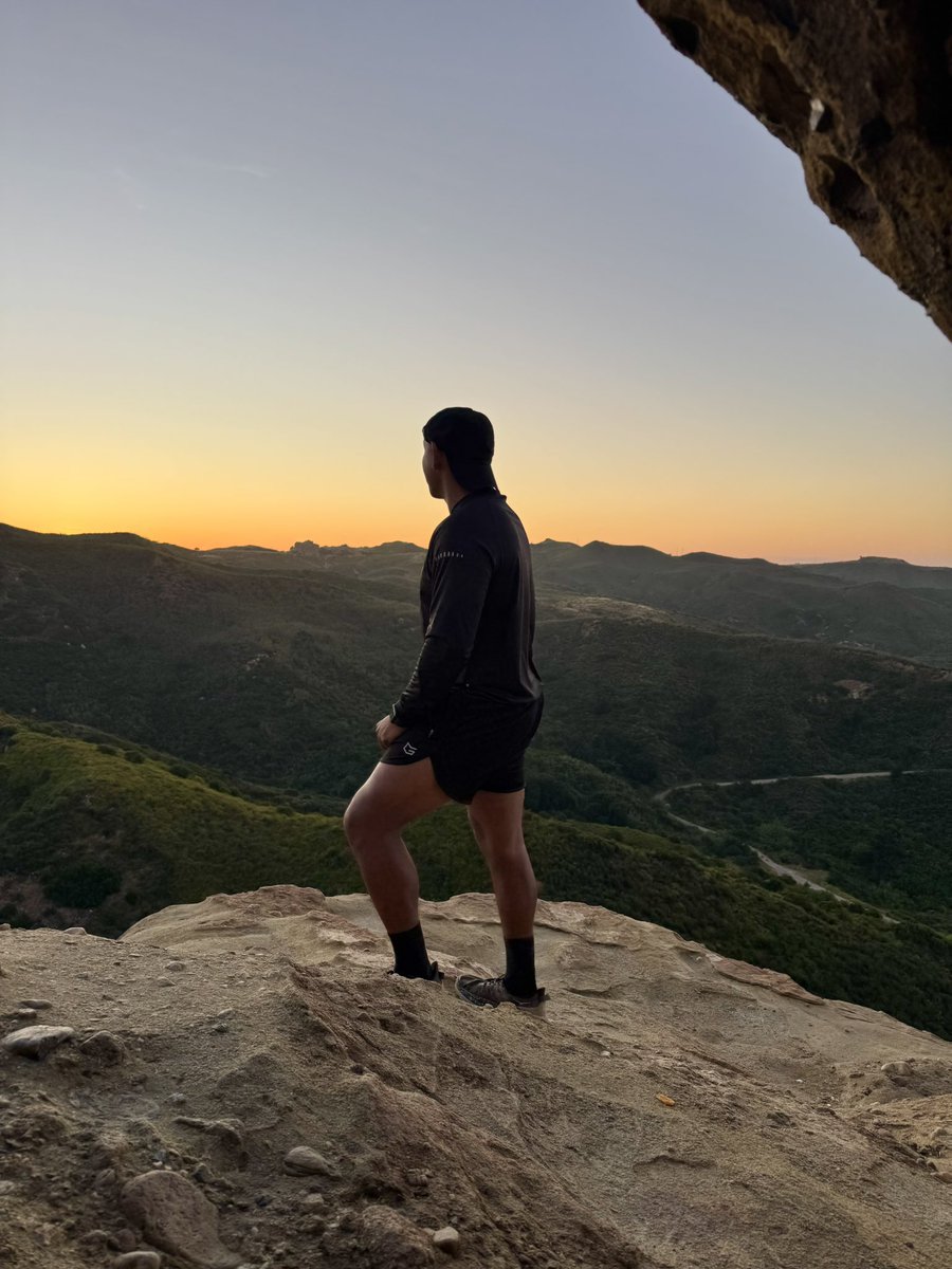 iamjeremiah__'s tweet photo. Dear Future Wife,

I bet your smile will feel like the sunrise.. Warm light breaking through every dark place I’ve ever known. https://t.co/CgzHa0eoi4