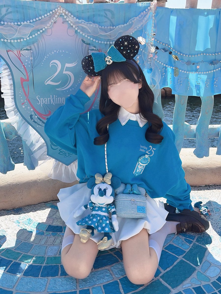 25周年で発売されたミニーちゃんのバニティポーチ SHEINのバッグ