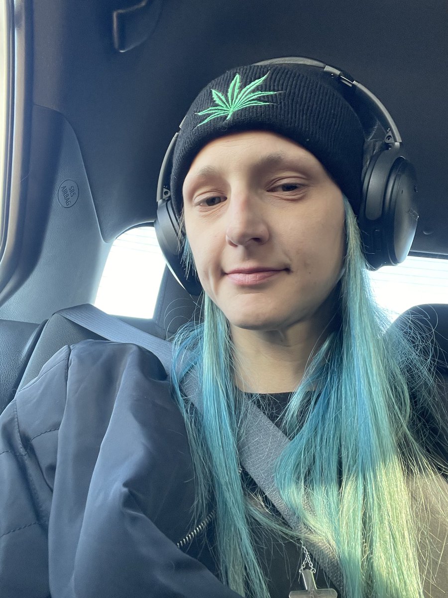 QueenDruet's tweet photo. Going for a drive with vibezzzz 🎵 💙 https://t.co/zYFDcp3TYy