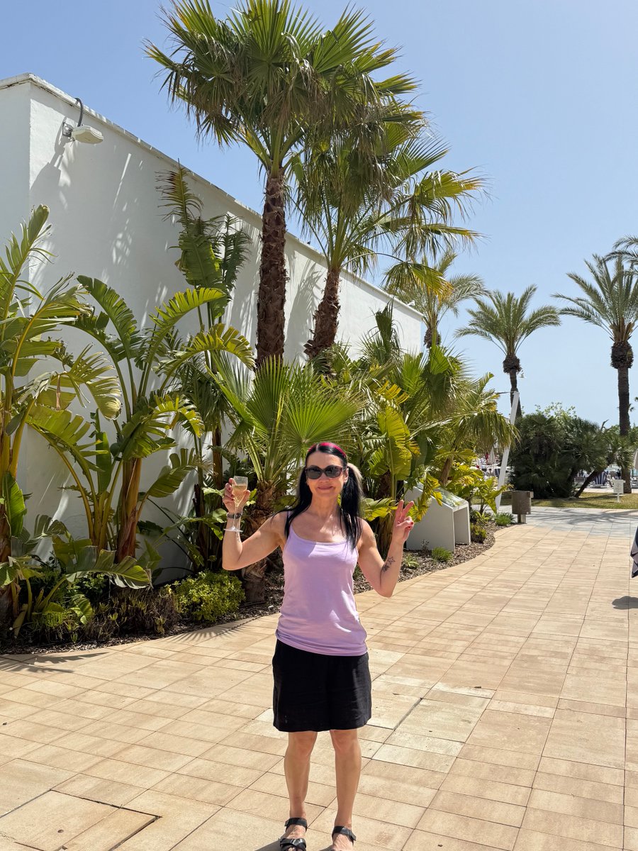 Manda Rin tweet media