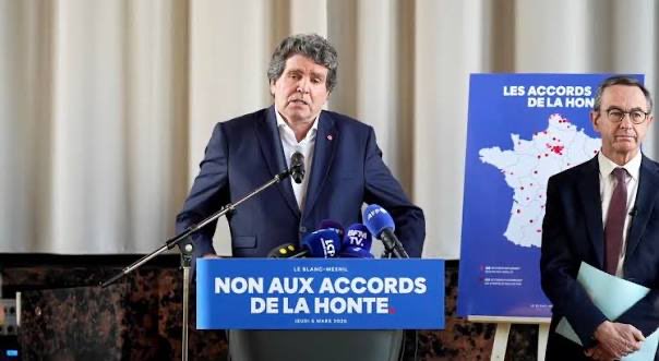 Il n’est pas au courant alors qu’il est allé le soutenir dans sa campagne le 5 mars
Définitivement minable…
