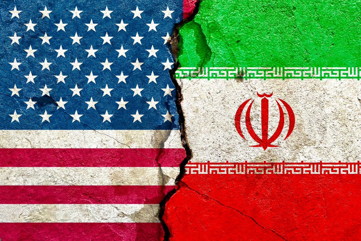Ultimo_Samurai_'s tweet photo. I #Persiani hanno inventato l’algebra. Gli #Americani l’hamburger.
Giusto per ricordarlo all’idiota biondo.
#Iran #USA #Trump https://t.co/c4uHHiepsY