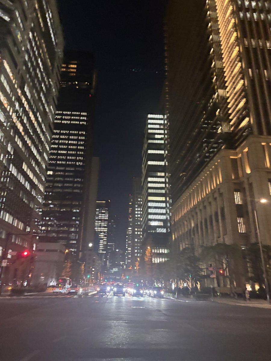 よるまち tweet media