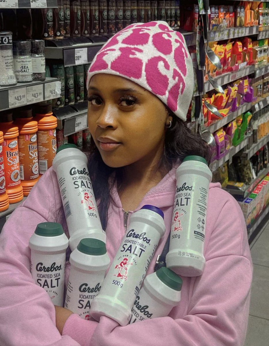 SagewaseSouthAh's tweet photo. @Cerebos_SA Girlies and Guylies there is enough salt for everyone.
Whether it’s Sunday loneliness or negative energy bye bye uyaloya makhelwane. I use it for cooking my amazing dishes.
#Cerebos #Salt #101Uses #FreeFlowing #AlwaysReady https://t.co/tkC3uRb7OX