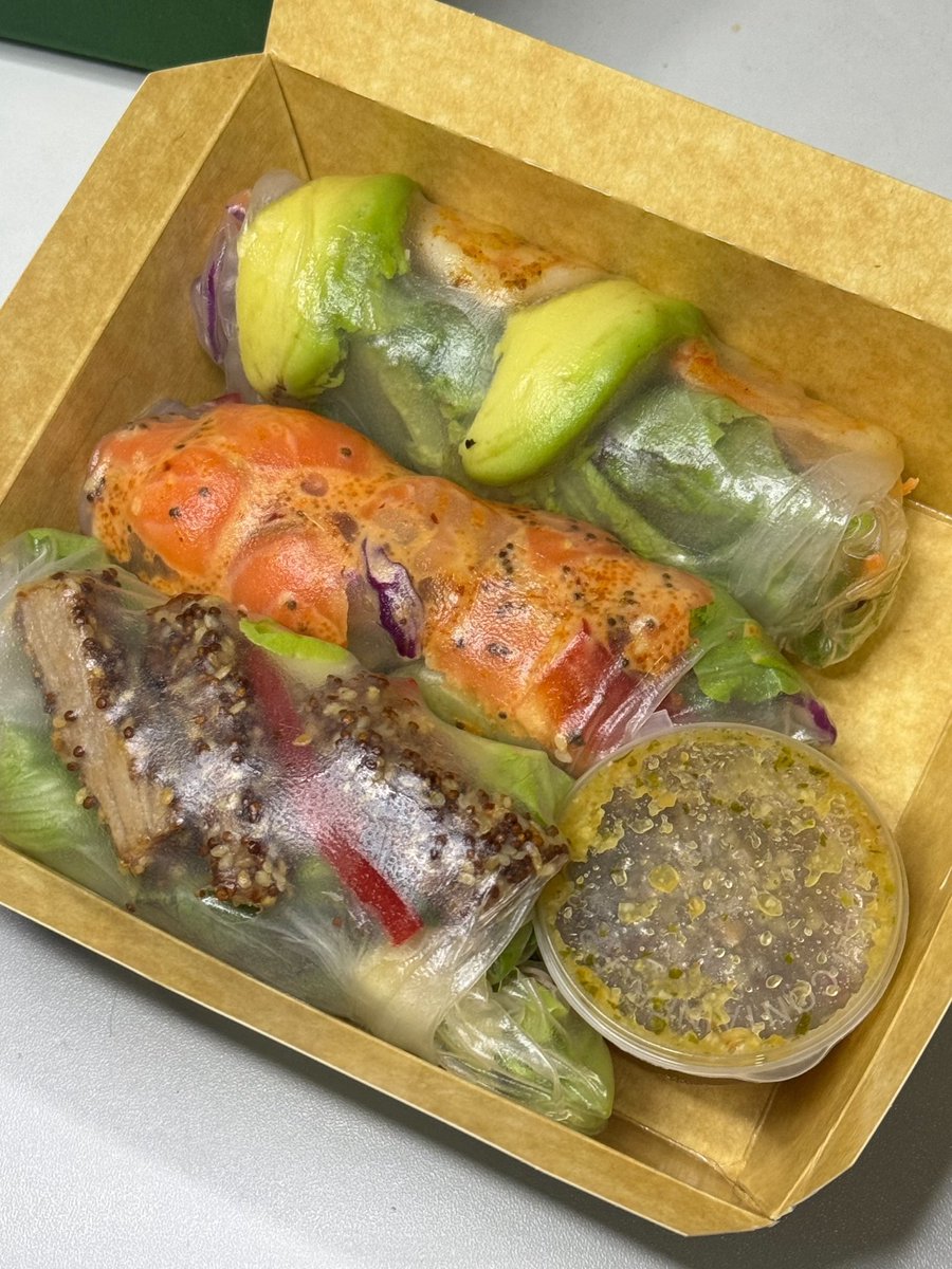 ลอปอ. tweet media