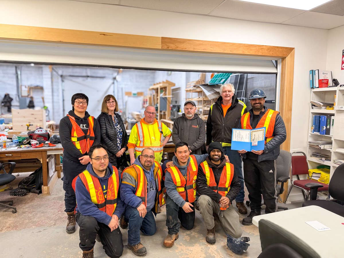 capei's tweet photo. Congratulations were in order last week as we celebrated the graduation of participants from the Skilled Newcomer in Construction Program! 👏

Best of luck to everyone as they begin the next chapter of growing their careers in the construction industry here on PEI! 🏗️ https://t.co/kVgMwtztAN