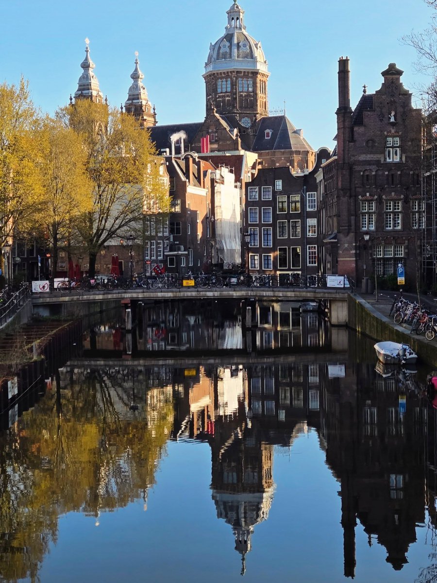 The Earth tweet media