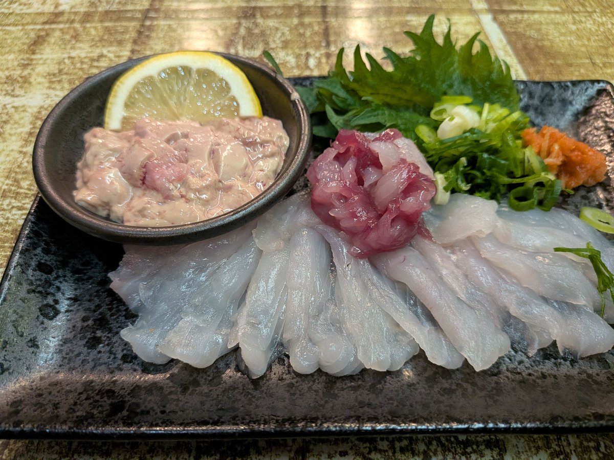 ADON6661's tweet photo. 手術後ようやくロックで呑めるようになったよ😆
とにかく呑めるって素晴らしい(笑)
久々にウマヅラハギを肝食べたが美味い🤤
#俺の孤独のグルメ https://t.co/kMspGuwpzw