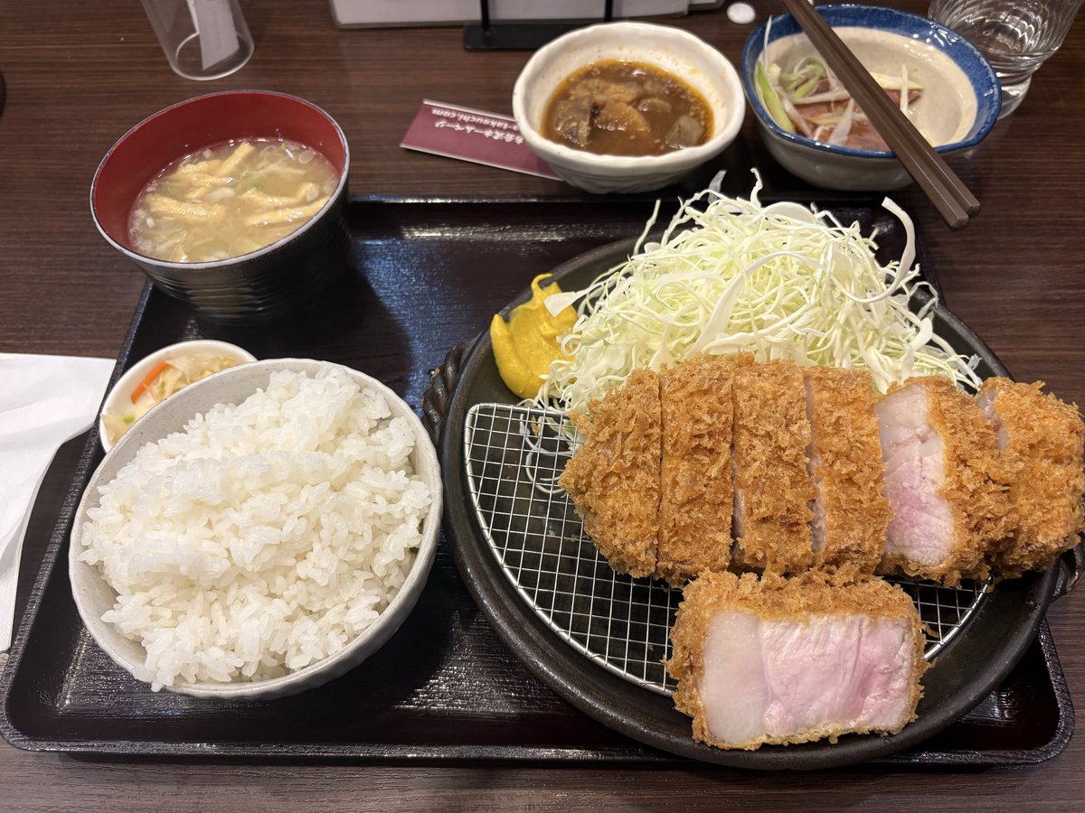 trick_dkz's tweet photo. とんかつなう https://t.co/xrbXONR7qw