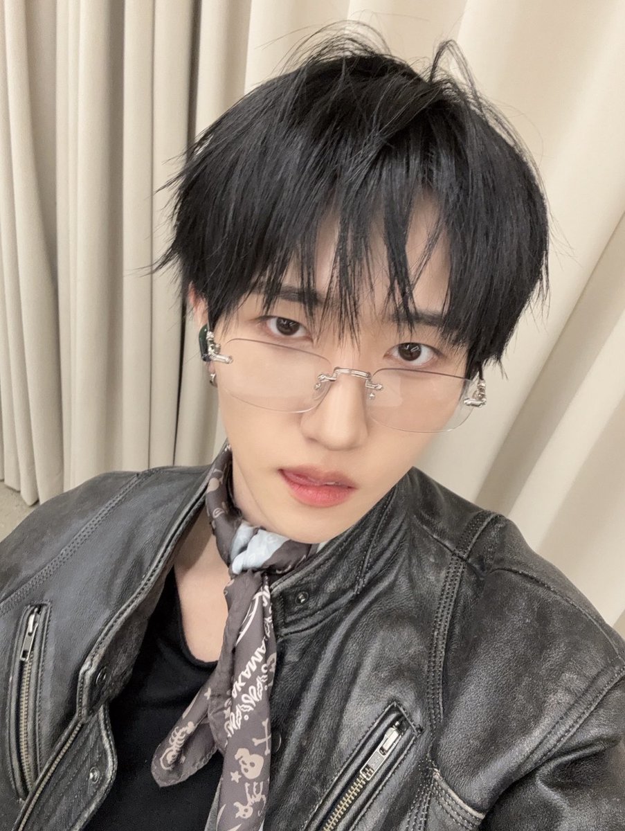 soulzstarz's tweet photo. ๏ฝก๐ฆนยฐโงโญ.แ :p
#elringselcaday #ELSD #ELAST #์๋ผ์คํธ #BAEKGYEUL #๋ฐฑ๊ฒฐ https://t.co/8mjWXNboAg