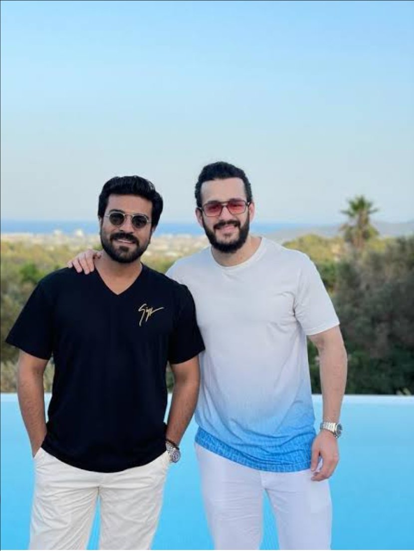 Alokkhosla143's tweet photo. @TweetRamCharan @AlwaysRamCharan @AkhilAkkineni8 Wishing a very very Happy Birthday to the Handsome Hunk #AkhilAkkineni Annaya 🎂🥳🎊🙌🏻 
May you get all d happiness, prosperity, success &amp; love in this year 🥰💖
Best of luck for #Lelin 👍🏻

May this brotherhood always shine ✨🤩

#HBDAkhilAkkineni
#HappyBirthdayAkhilAkkineni https://t.co/RqGBsB1Qwa