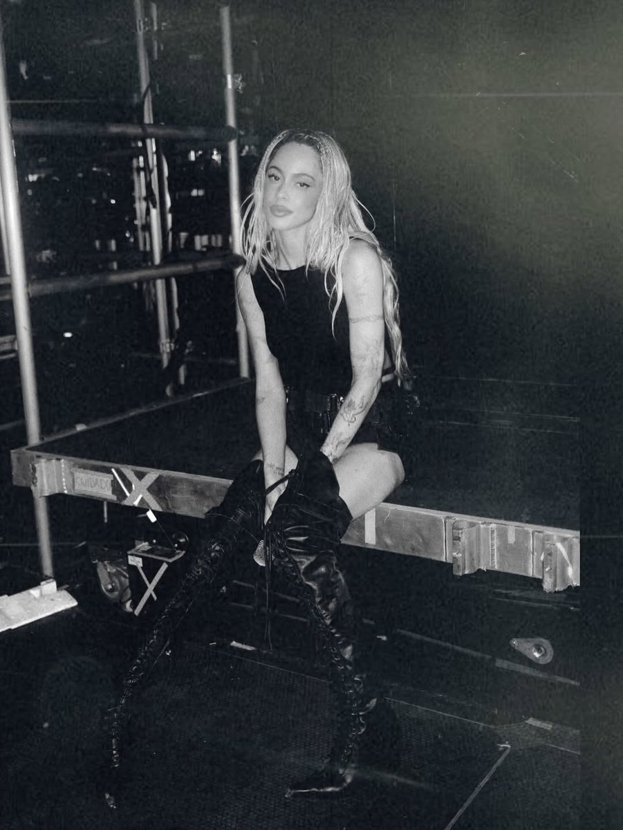 TINISourceBR's tweet photo. 📸🎥 Tucumã!!! que show tão lindo🥹
foi tão emocionante voltar a nos vermos!!!! senti muita falta de vocês🛸 
obrigada pela noite que nos fizeram viver, obrigada por me fazerem tão feliz. amo vocês<333 https://t.co/7DNYKI2rrD