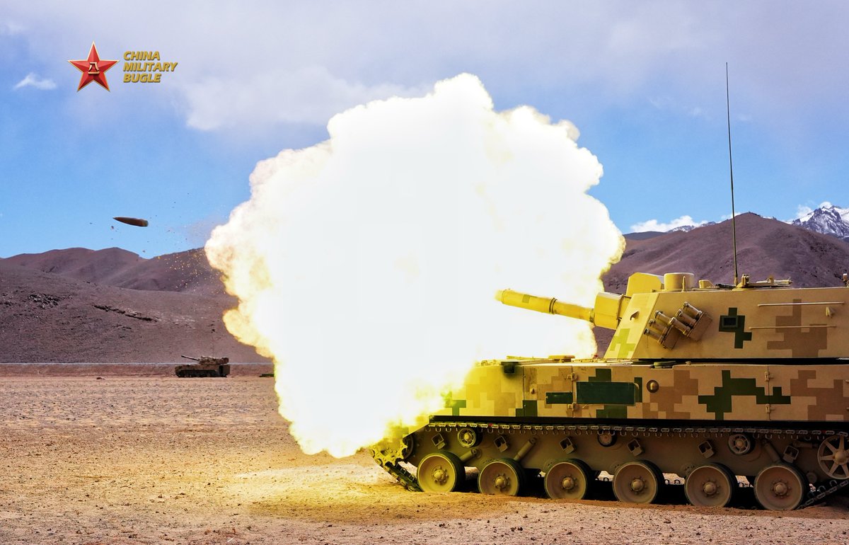 ChinaMilBugle's tweet image. Integrated Firepower:

Photos show PLZ-07 and PLZ-10 howitzers, PHZ-11 multiple launch rocket system (#MLRS) and HJ-10 missile systems attached to a brigade under Chinese PLA 76th Group Army conducting live-fire training on the plateau.

#Army #Artillery
#ChinaMilitary