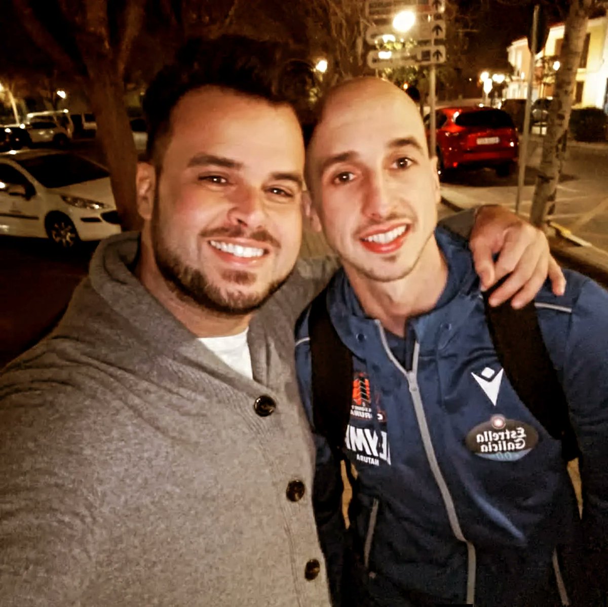 JoseCarlosHM85's tweet photo. Mi hermano pequeño @HernandezAlex11 se retira del baloncesto como jugador profesional 😘🪄🎩👏🏼❤️ https://t.co/fDWQ6AGERl