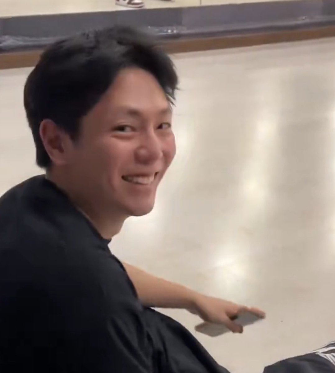 น้องอัพได้กินหมูกรอบยังจ๊ะ tweet media