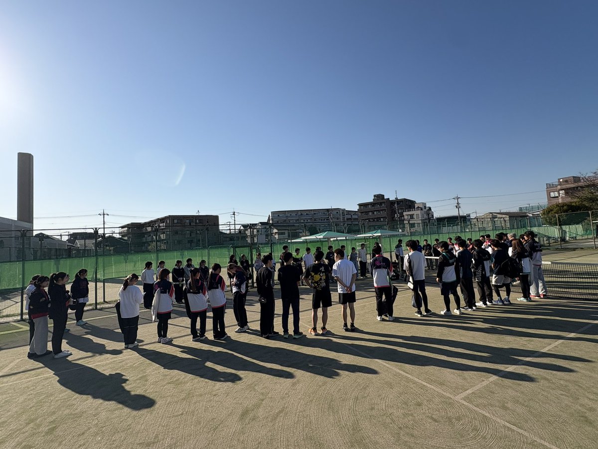 sevenshinkan's tweet photo. 今日の新歓は新入生が約30人も来てくれました！初心者も経験者も楽しくテニスをして、盛り上がりました！🎾
そのあと多摩川の河川敷で先輩の奢りでご飯会も行いました���
新歓興味ある方はぜひDMください🙌

#春から科学大　#春から東工大　#春から昭和女子　#春からswu     #テニサー https://t.co/ufSWbGlW0G