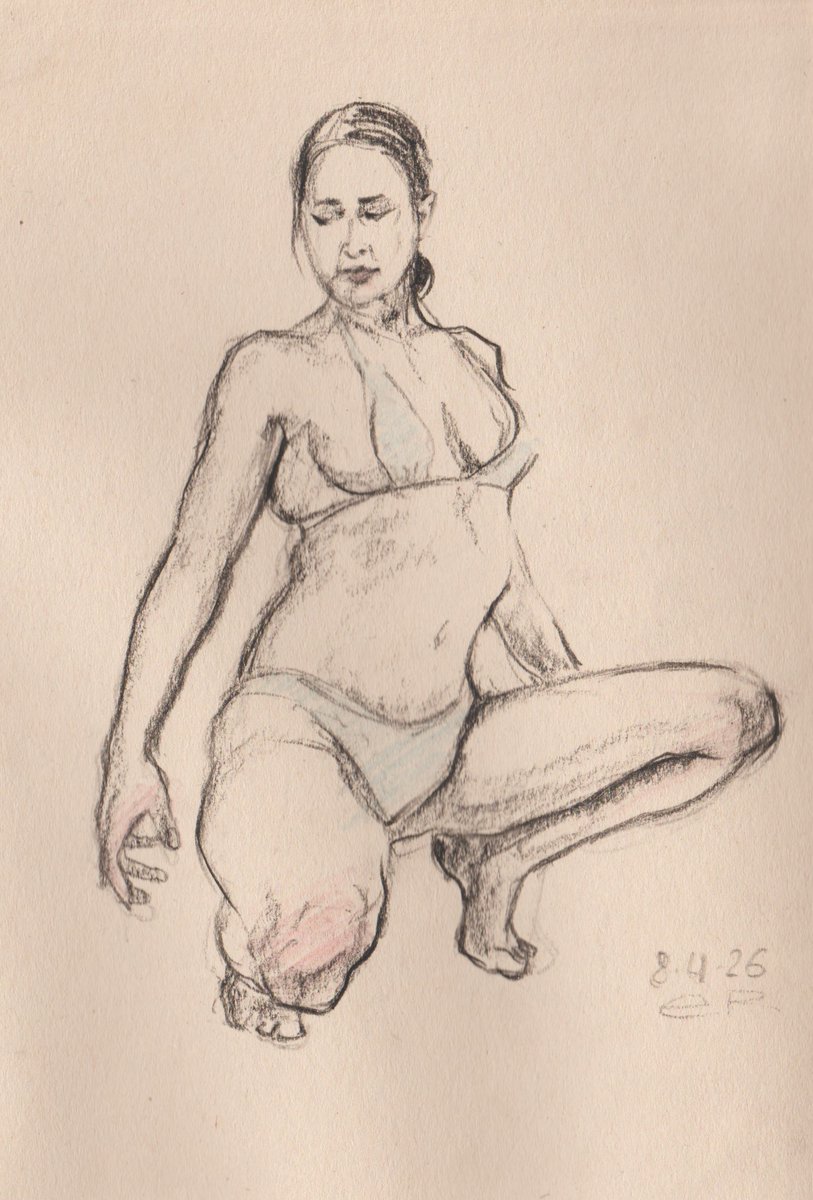 kurisanich's tweet photo. Strangely enough, the English Derwent pencils turned out to be inferior to the Chinese DeVente ART ones. That’s just my personal opinion.

Reference: @theposearchives 
10 min. Charcoal pencil, paper        
#art #drawing #sketch https://t.co/C7OfaovSIz