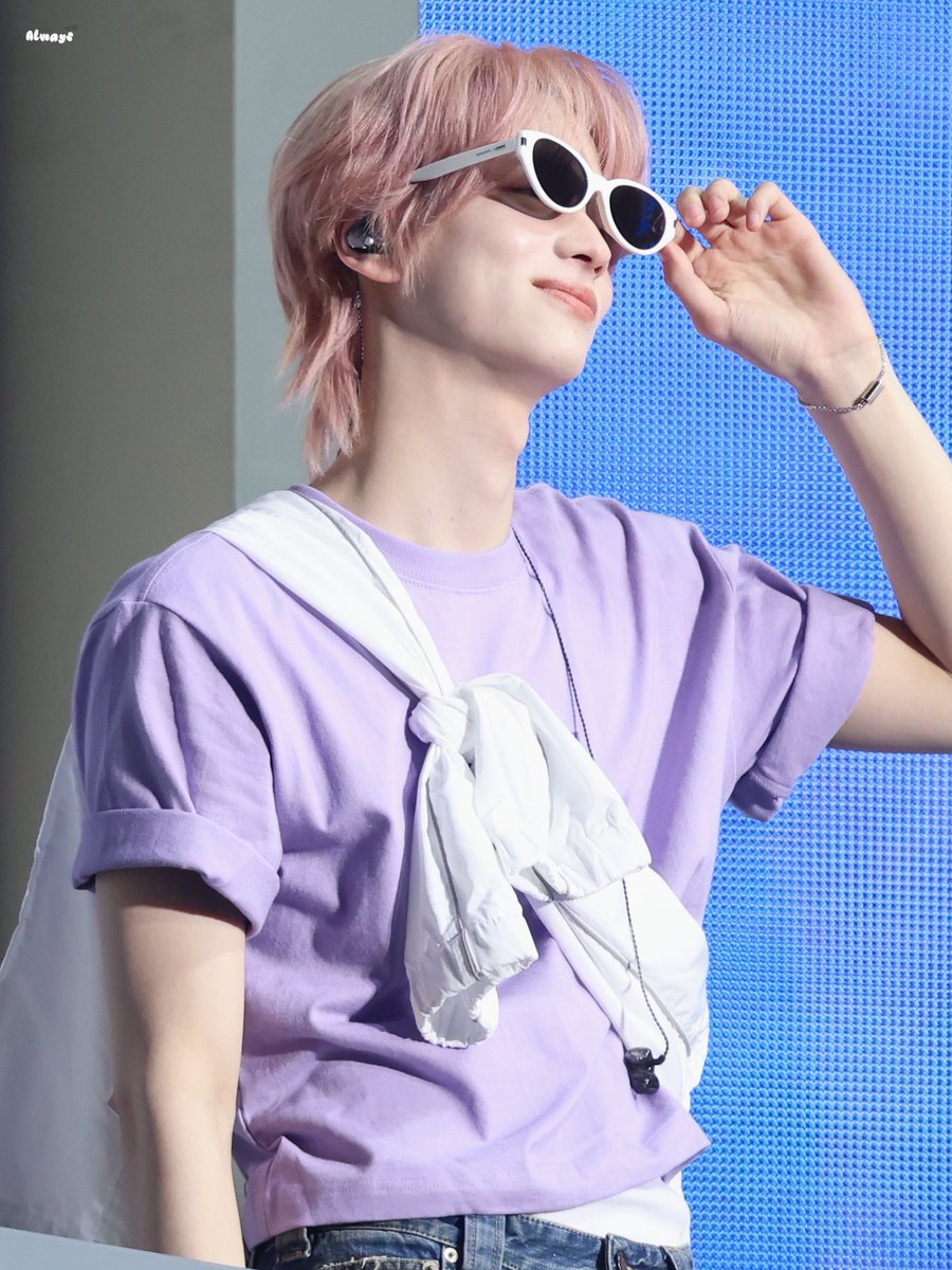 260408 42:CLUB

😎

#TWS #투어스
#SHINYU #신유