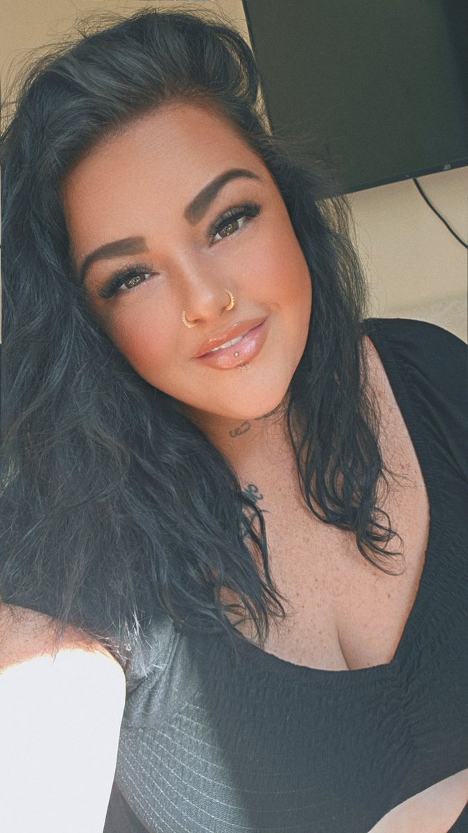 Skyler9moon's tweet photo. Suns 🌞 out...time to go make that money 💰🤑💸, Who’s coming to join me for a little fun…or maybe a lot? 😈https://t.co/A3yNCsfmSF https://t.co/0CT8YK0un5