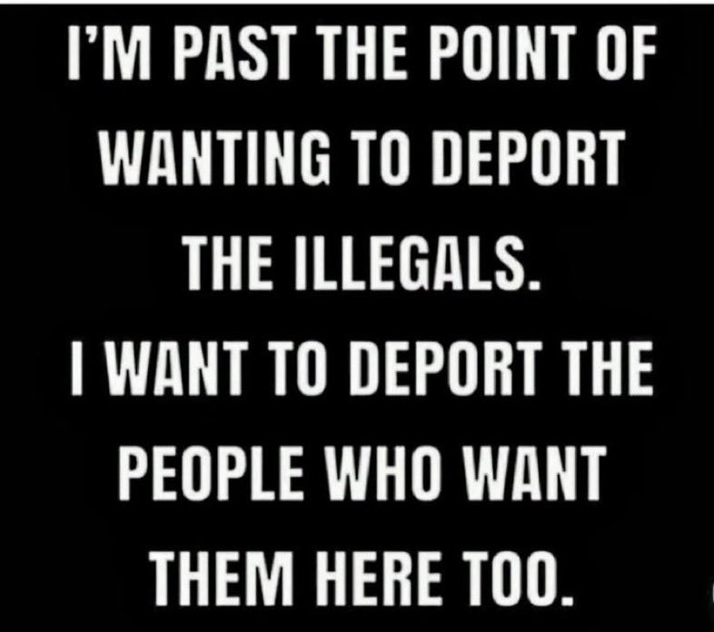 Statuesk tweet media