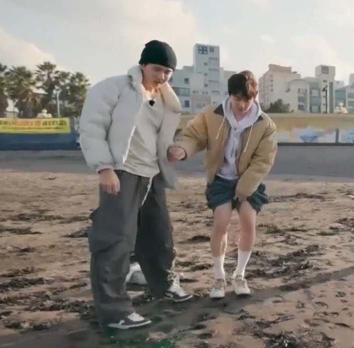 오키티 tweet media