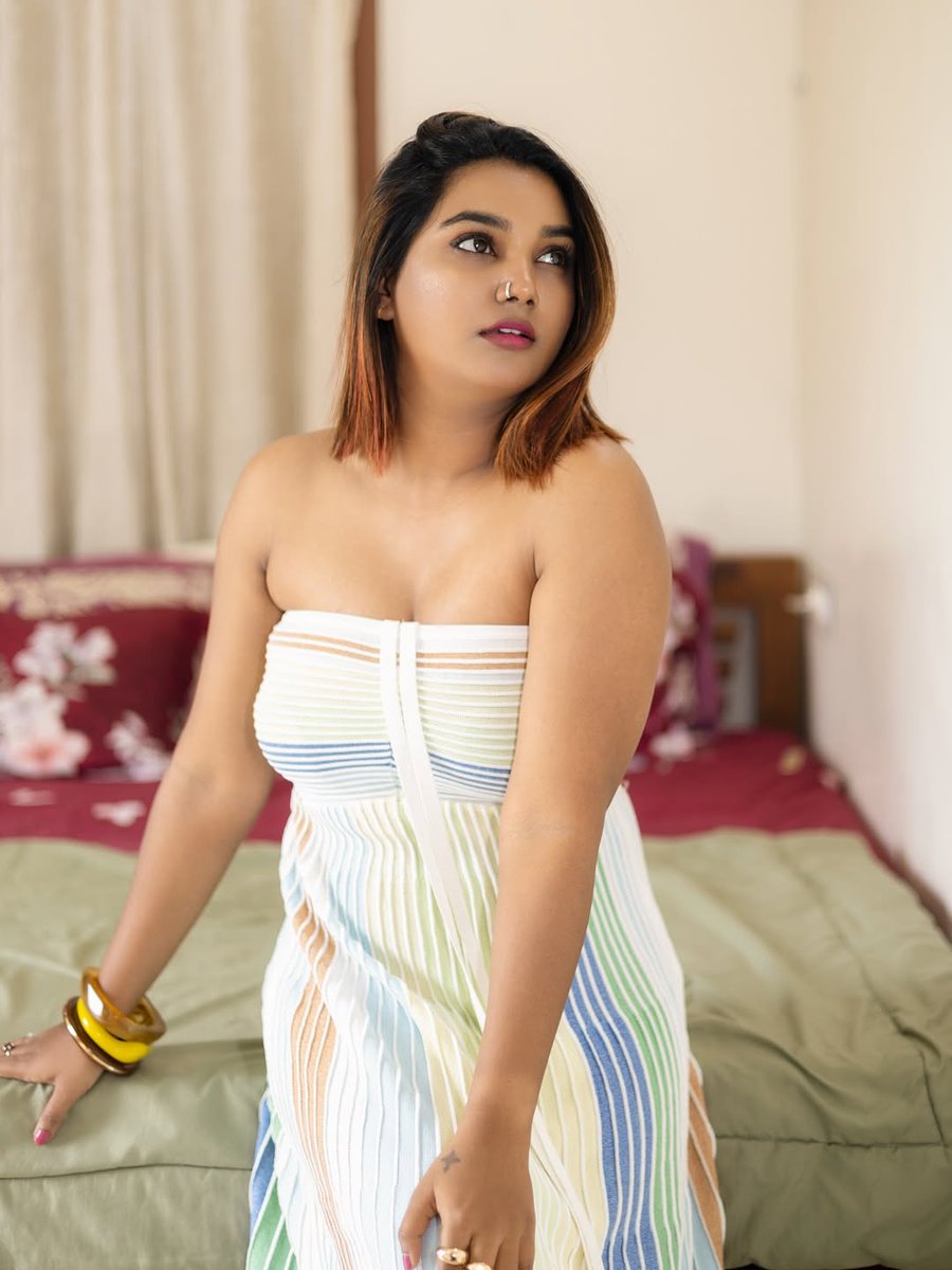 At age 38 mom of 2 kid but still hottest mummy body...🥵