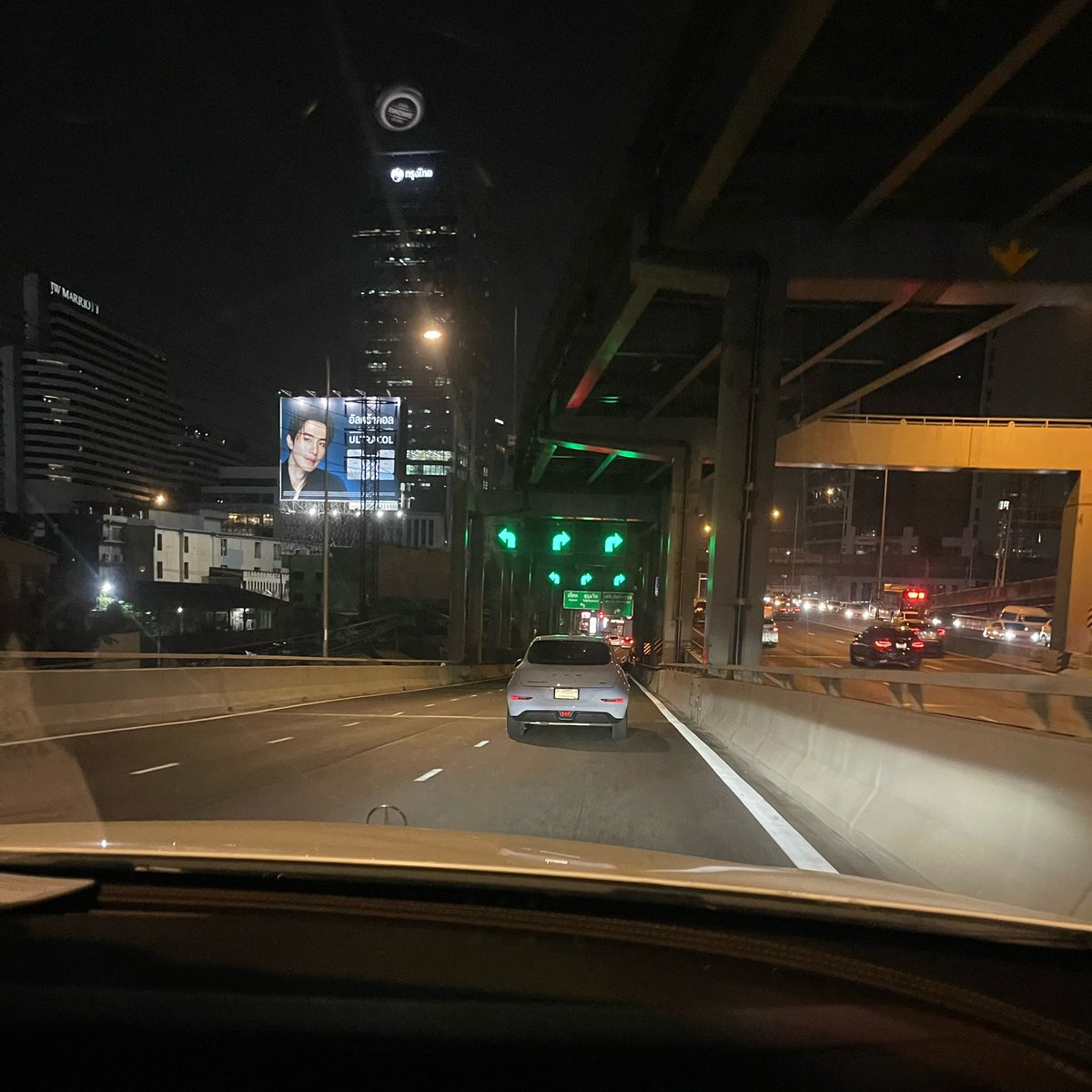 มินออกกำลังกายหนัก🏃🏻‍♀️เพื่อกิน🥐🥞🧋🍛🍜 tweet media