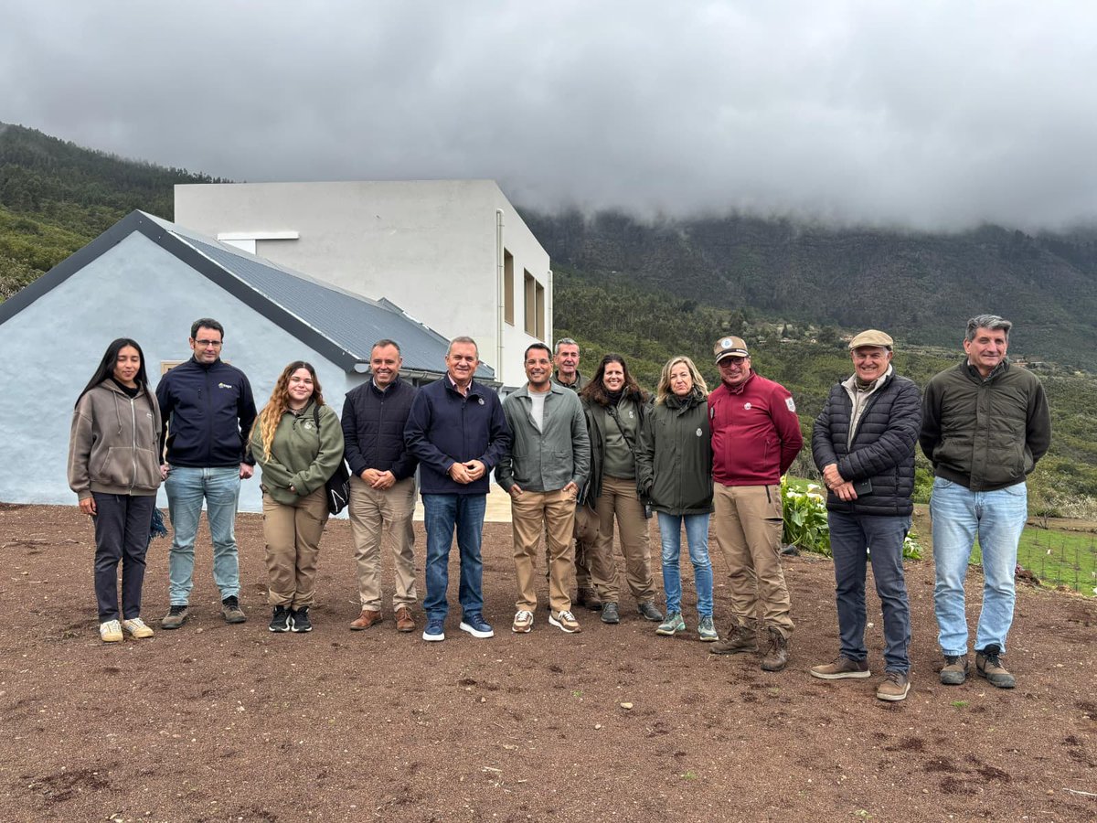 CabildoTenerife's tweet image. 🌱🥔🍎 #SECTORPRIMARIO 𝗙𝗶𝗻𝗰𝗮 𝗟𝗮𝘀 𝗟𝗹𝗮𝗻𝗮𝗱𝗮𝘀, 𝗿𝗲𝗳𝗲𝗿𝗲𝗻𝘁𝗲 𝗿𝗲𝗴𝗶𝗼𝗻𝗮𝗹 𝗲𝗻 𝗹𝗮 𝗰𝗼𝗻𝘀𝗲𝗿𝘃𝗮𝗰𝗶𝗼́𝗻 𝗱𝗲 𝗯𝗶𝗼𝗱𝗶𝘃𝗲𝗿𝘀𝗶𝗱𝗮𝗱 𝗮𝗴𝗿𝗶́𝗰𝗼𝗹𝗮.

💶 El Cabildo invertirá más de 600.000 euros hasta 2029 en infraestructuras e investigación.

🍅