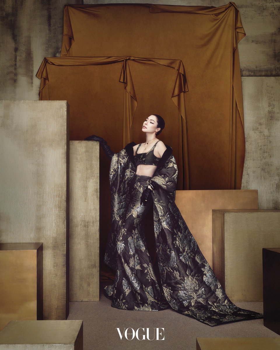 Vogue Thailand tweet media