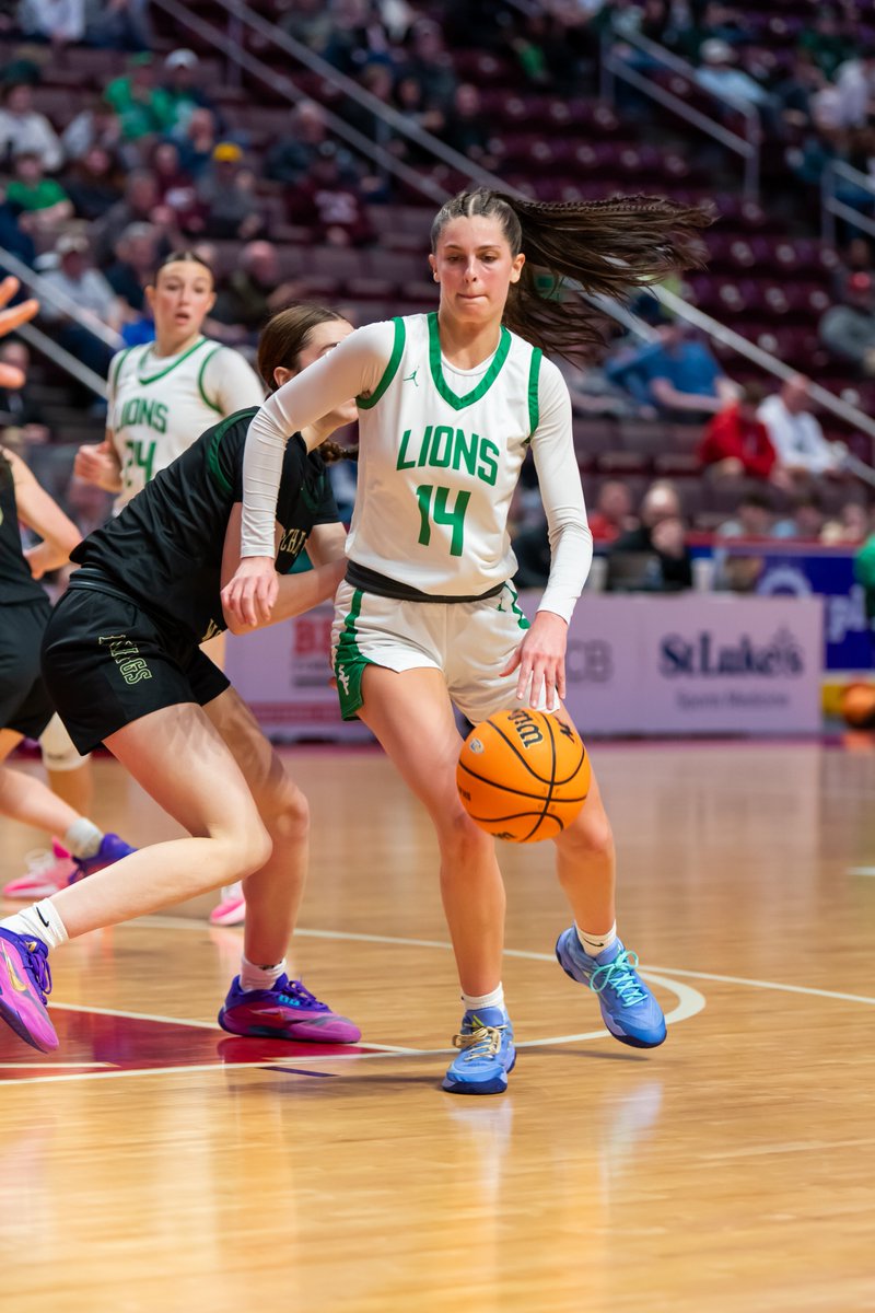 SF_GirlsHoops's tweet photo. Congratulations to Senior Captain Juju Leroux for being named First Team All-State and being named the PA 5A Player of the Year! @juliett_leroux 

https://t.co/6fq6q1a4Xr https://t.co/ALLRb3mjqn