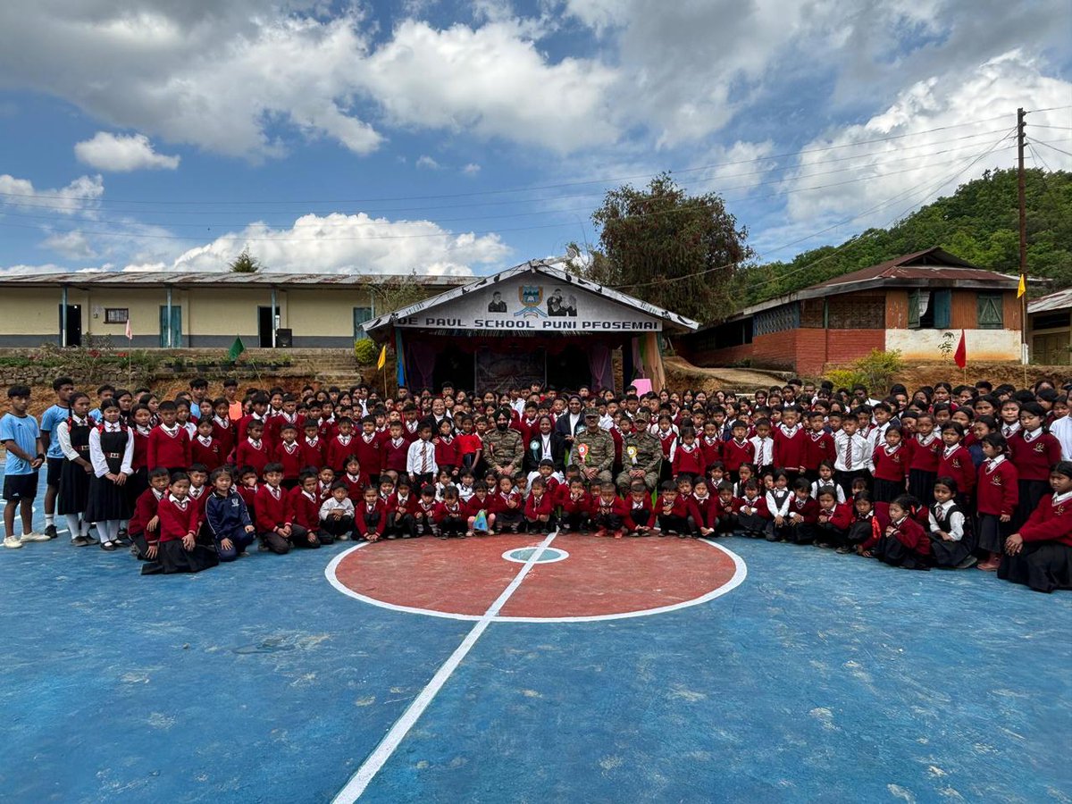 Spearcorps's tweet image. 𝗙𝗶𝘁𝗻𝗲𝘀𝘀 𝗙𝘂𝗲𝗹𝘀 𝗙𝘂𝘁𝘂𝗿𝗲

Red Shield Division under #SpearCorps dedicated a basketball court to De Paul School, Punipfosemai, Senapati, #Manipur under #OperationSadbhavana, promoting fitness and youth empowerment in the region.

Red Shield Division ने #SpearCorps के