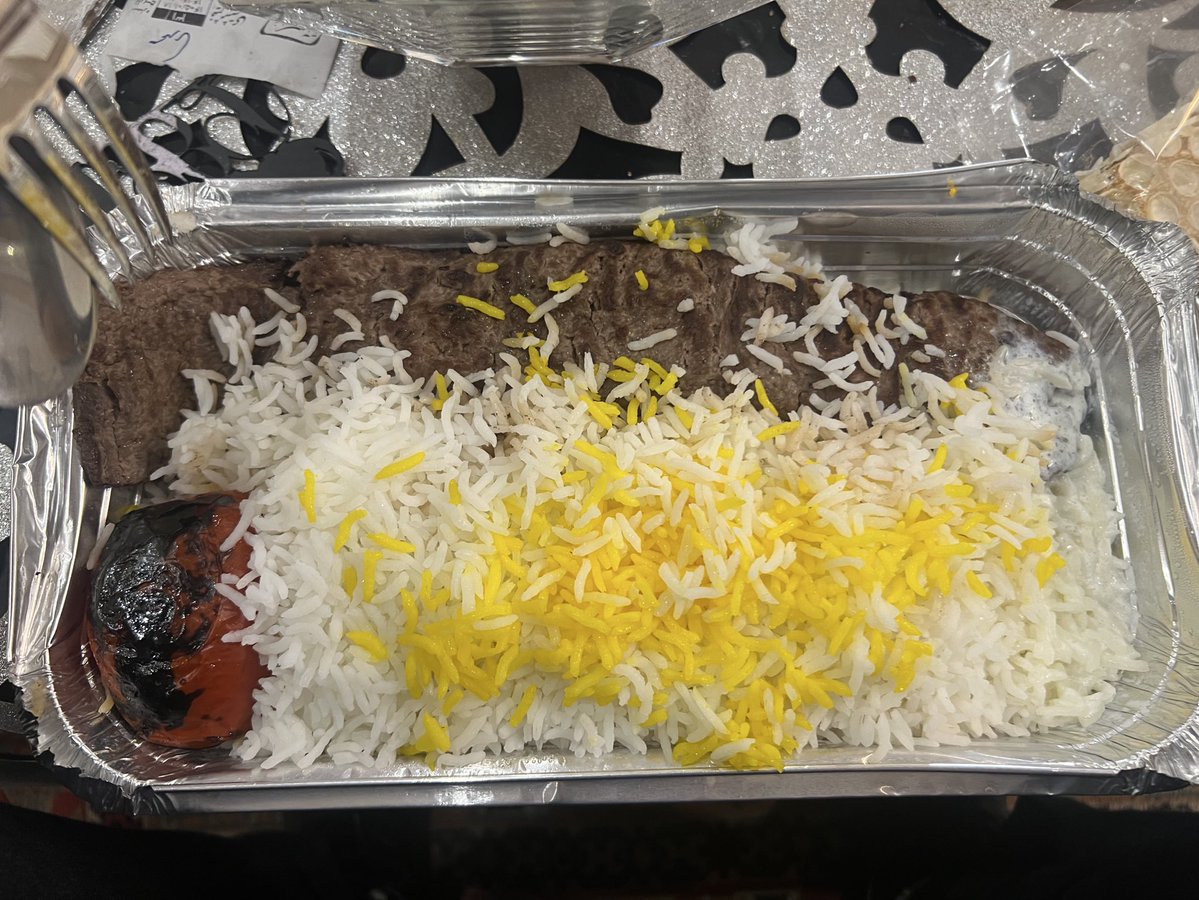 آقای رئیس tweet media